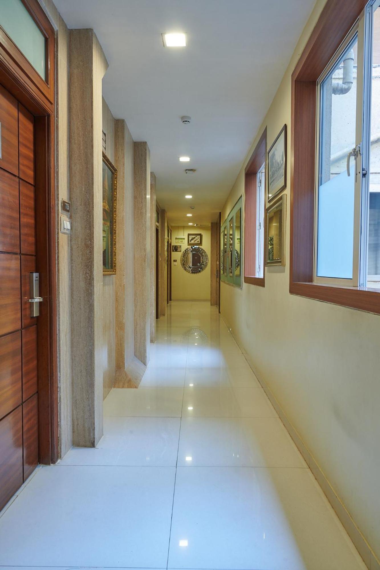Bentley Hotel Marine Drive มุมไบ ภายนอก รูปภาพ