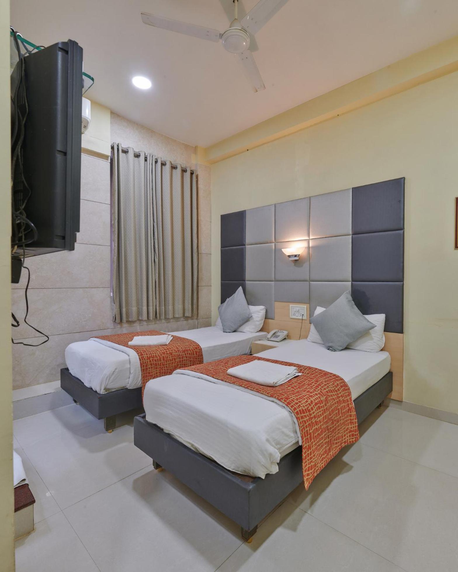 Bentley Hotel Marine Drive มุมไบ ภายนอก รูปภาพ