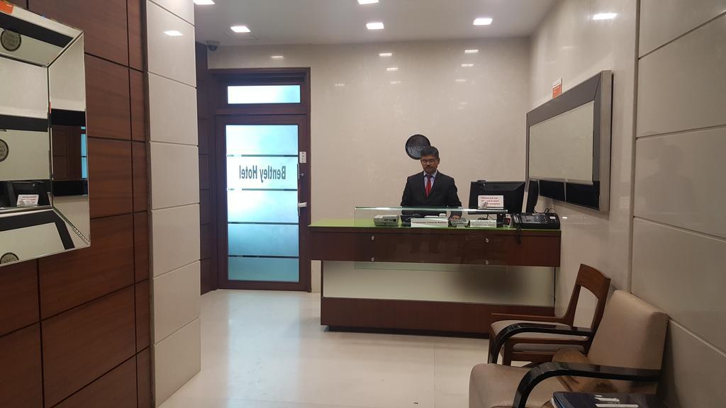 Bentley Hotel Marine Drive มุมไบ ภายนอก รูปภาพ
